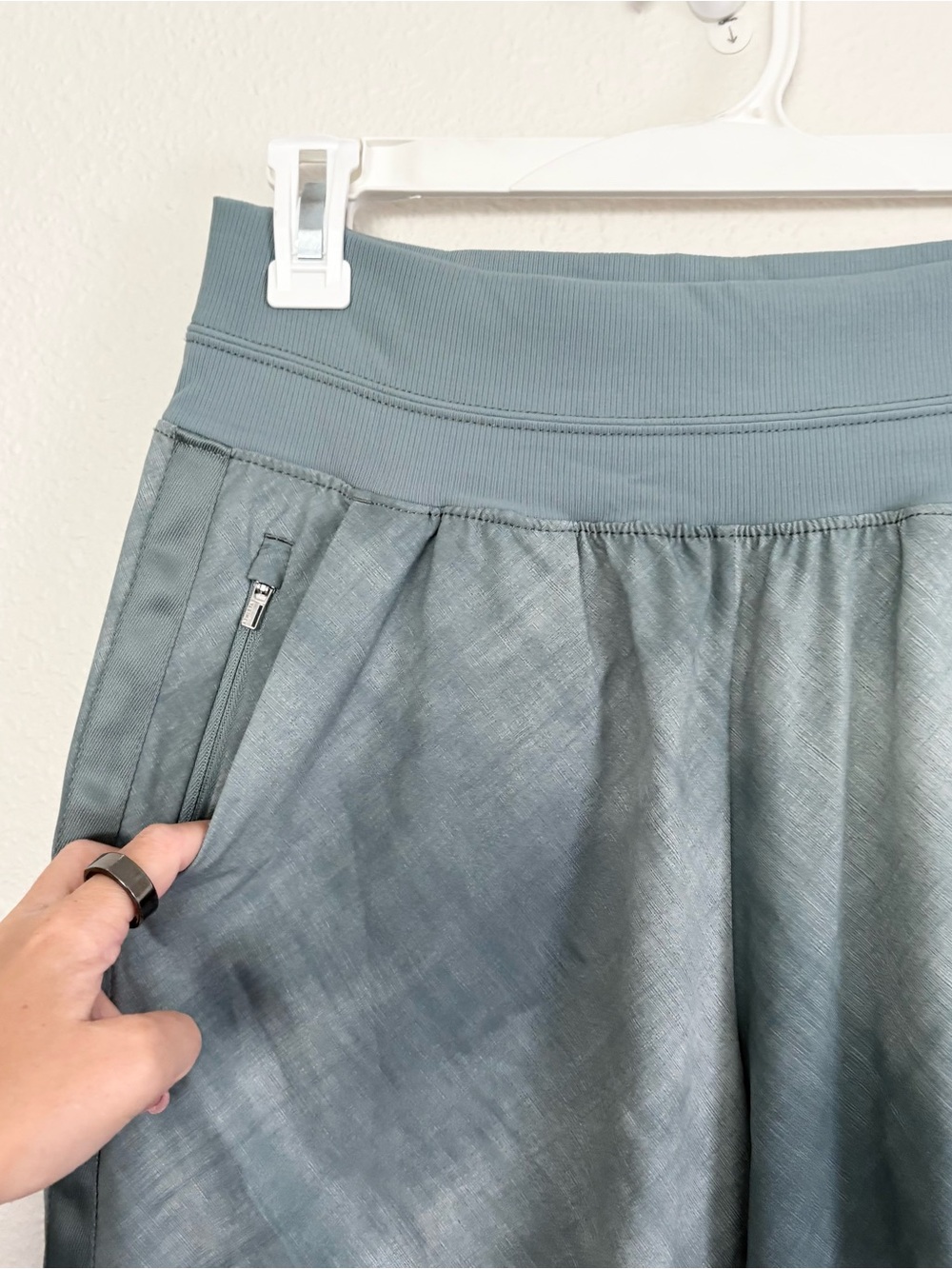 Athleta Nolita Slim Tapered Crop Pant Women's Zip Pockets Stretch High Rise Sz 8 - Picture 2 of 6
